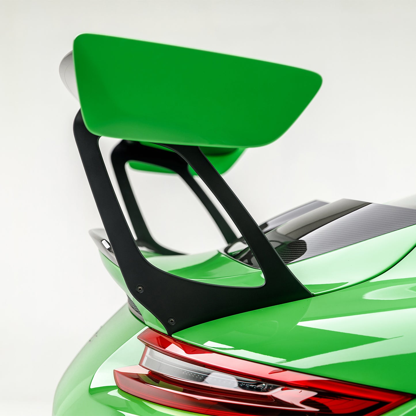 Porsche 991.2 GT2RS Extended Wing Risers